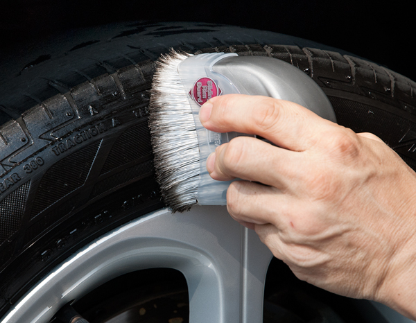 Carrand Brush & Shine Tire Dressing Applicator